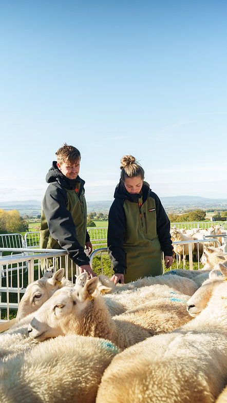 CLEARANCE - The Highlander Smock by Hexby